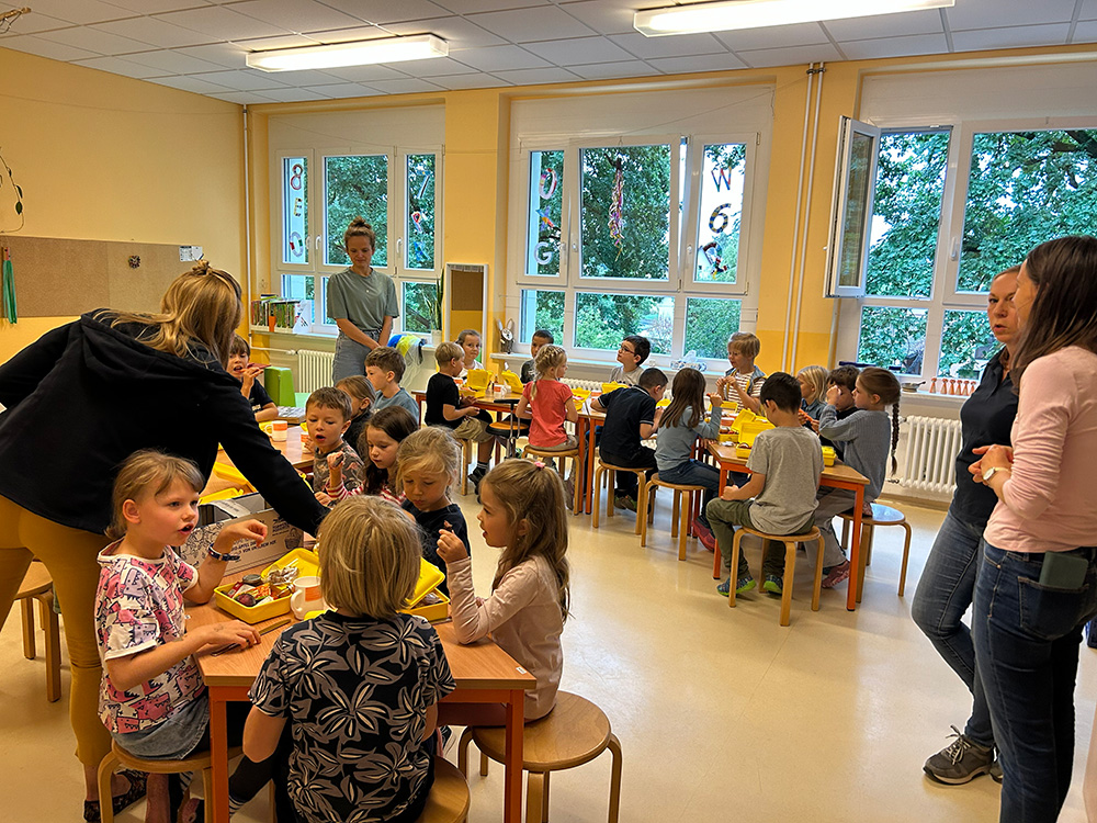 BioBrotBox kommt an die Evangelische Schule nach Coswig mit Vorwerk Podemus.